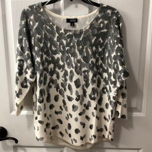 a.n.a 3/4 sleeve animal print sweater cream gray M